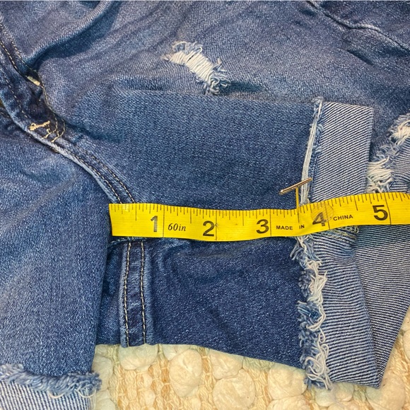 GAP denim distressed shorts sz 0/25 EUC - Picture 3 of 8